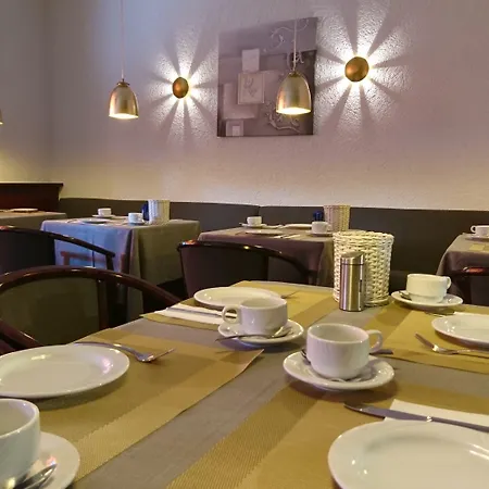 Deutschherrenhof Szálloda 3*