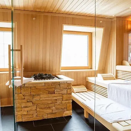 Deutschherrenhof 3*