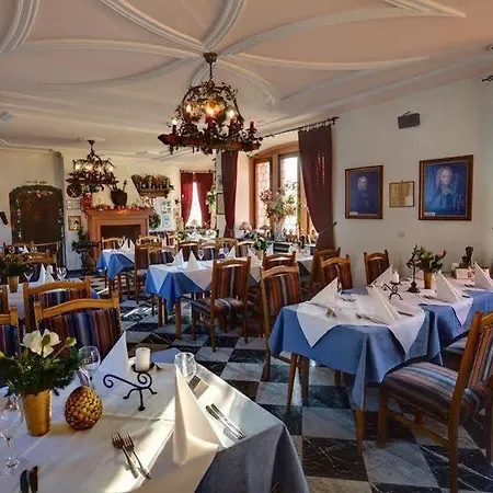 Deutschherrenhof Szálloda