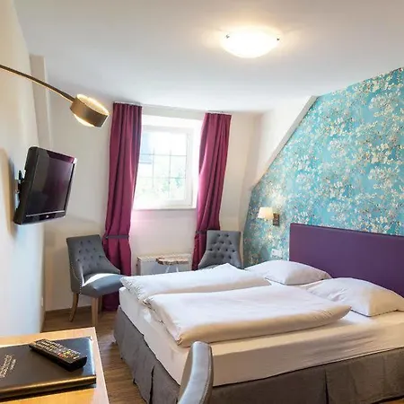 Deutschherrenhof Szálloda 3*