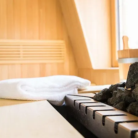 Deutschherrenhof Szálloda 3*