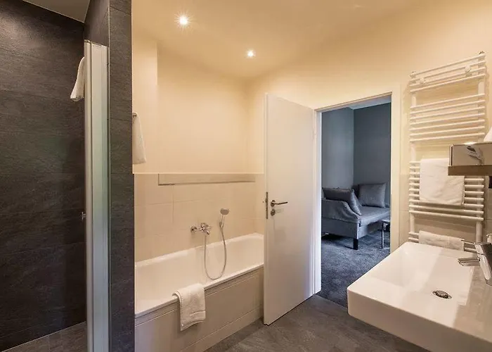 ドイチェヘーレンホフ ホテル 3*